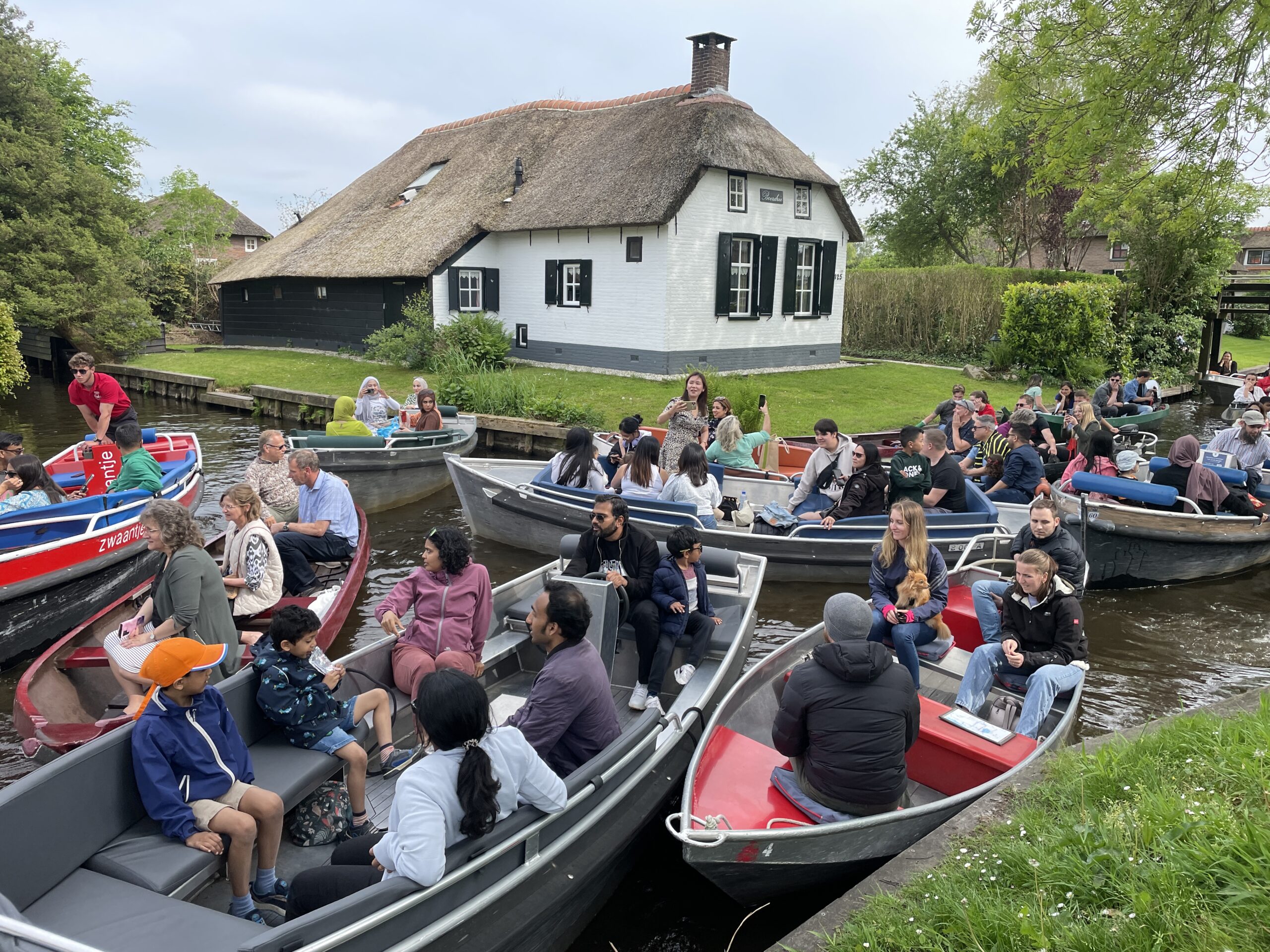 Rondvaarten in Giethoorn: compleet overzicht Rondvaarten in Giethoorn: compleet overzicht
