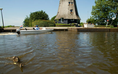 Giethoorn: varen door Weerribben-Wieden