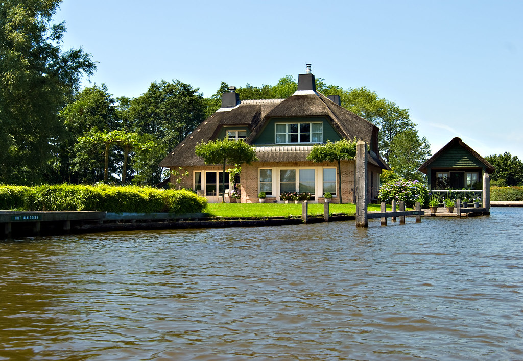 Giethoorn: varen door natuurgebieden Giethoorn: varen door natuurgebieden